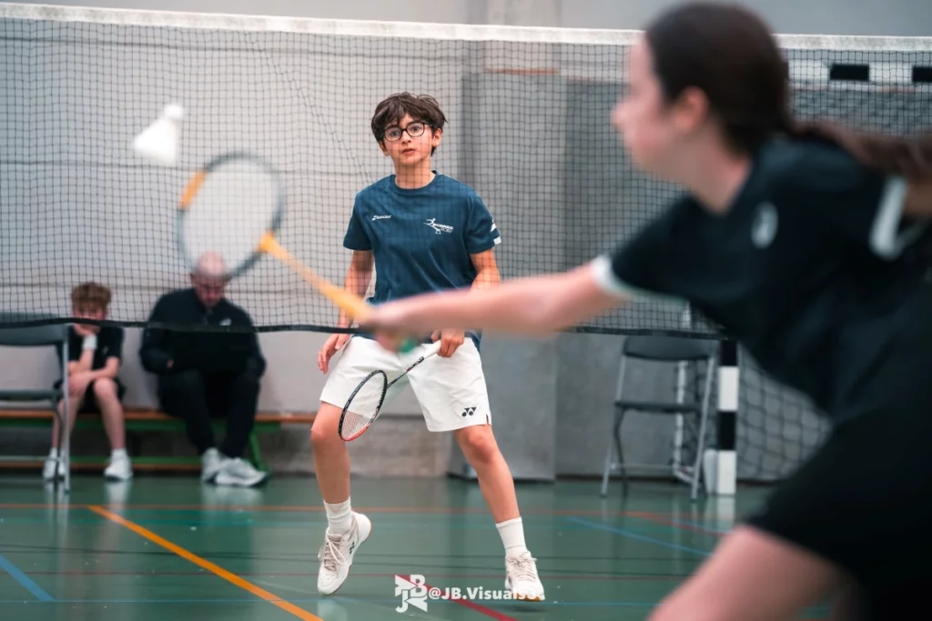 Jeune garçon fille tournoi Coupe Ecoles des Jeunes